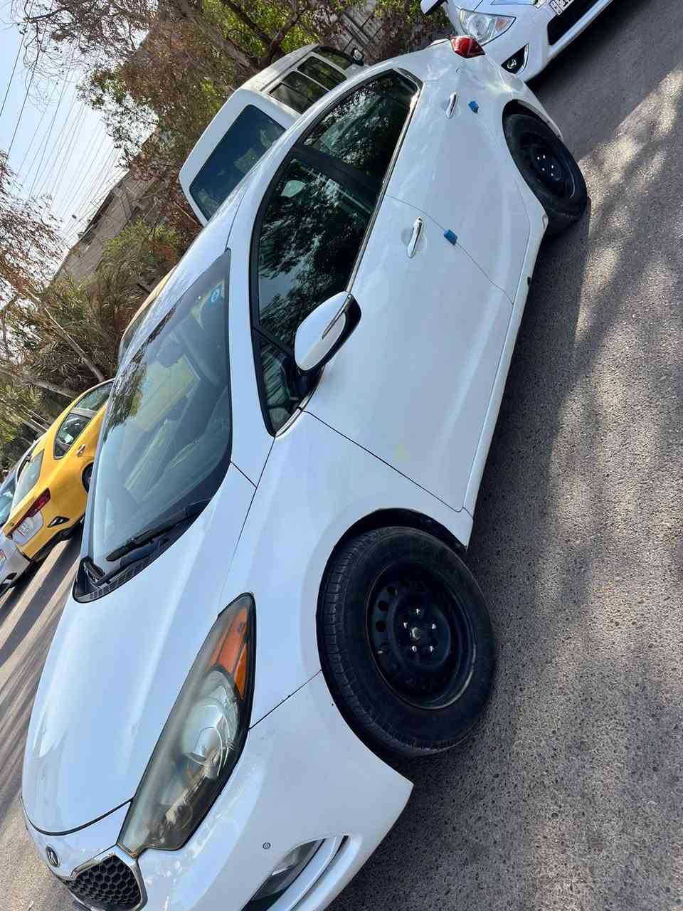 فورتي امريكي موديل 14 السياره جاهزه محرك GDi
                  .. السعر 96 وبيها مجال..
 رقم بغداد بسمي ضررهه جاملغات اماميه و   الجاملغ الخلفي. موجود السونار ويه الصور  تبريد شغال مكاني ابو غريب متواجد من 3 العصر و وره.   
                     ***********
