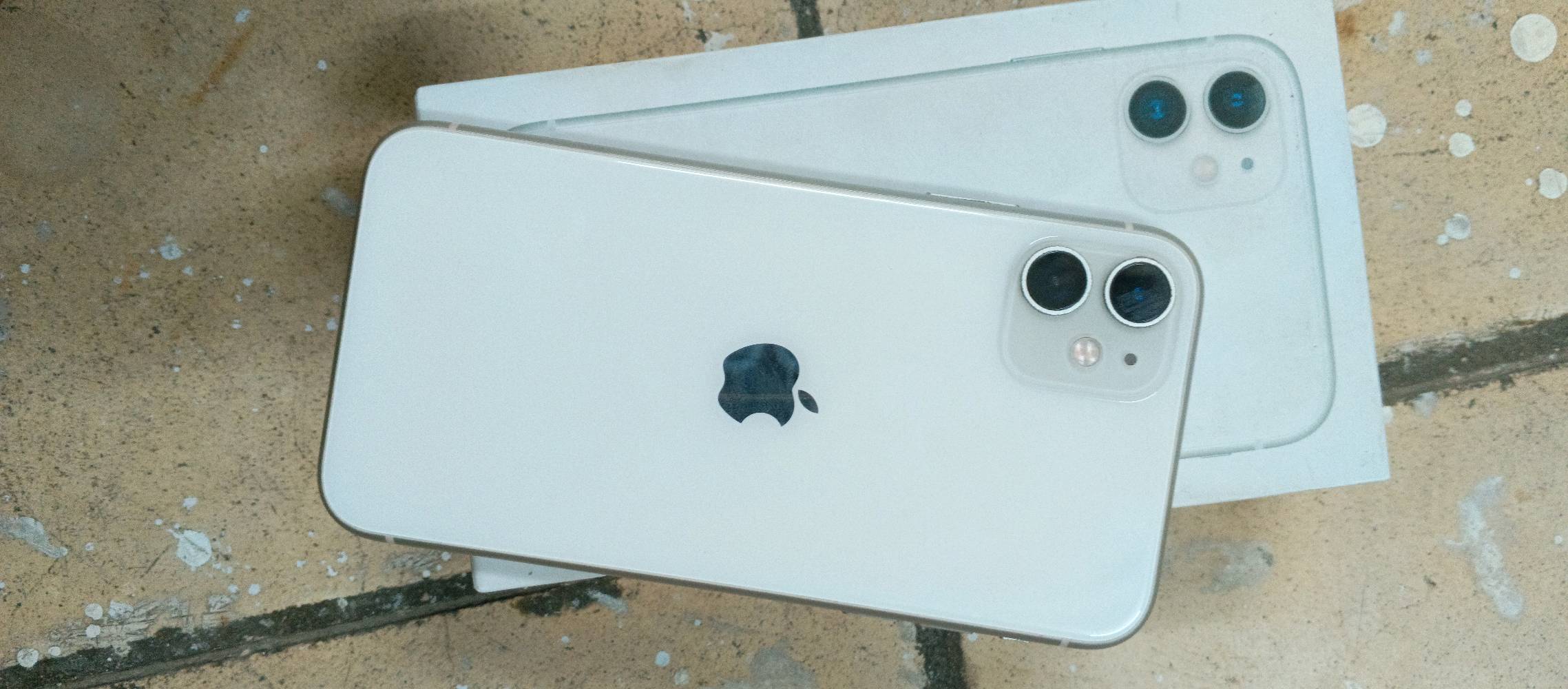 سلام عليكم 
ايفون 11 بلادي مداخل تصليح
ذاكرة 128
بطاريته 82
ملحقاته كيبل وراس شاحنه وباكيته
270 الف
العنوان بغداد شارع الكفاح 
توصيل ماعندي