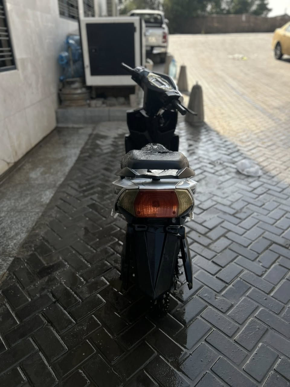 كامله من كلشي بيهة نضام بك رجوع للخلف 3 سرع كهربائيات كامله كلشي بيهة شغال عدا بيهة نقص بطاريات فقط بطاريات مابيهة ب 75 قفل بدون عمله مكاني الاعضميه شارع المغرب ***********
