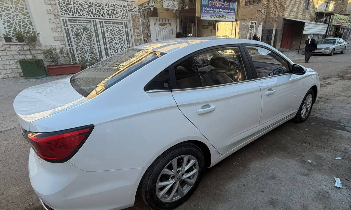 سلام عليكم للبيع MG5 موديل 2024 رقم بغداد باسمي تحويل ثاني يوم 
سياره ماشيه 41 الف حقيقي 
سياره مواصفات فول عدل الفتحه تحكمات بصمه LED محركها 1500. مكاني بغداد البياع تقاطع درويش
سعرها 110 بيها مجال ترايها زيرو امانه الله ملاحضه سياره بيها بارد بجاملغ الامامي كد شبر وجاملغ خلفي 3 اصابع***********
