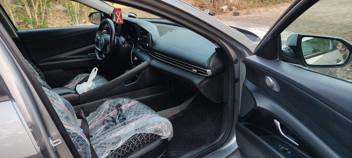 السلام عليكم النترا وارد امريكي موديل 2021 رقم نكليزي بغداد بسمي السيارة ليبل واحد حادث جاملغ امامي مصلح نفسه بارد وبيهة صبغ بنيد فقط  ماشية 70 الموصفات 
بصمه تشغيل عن بعد سياقة ذاتية تثبيت سرعة لادارات جانبية ومامية مدوشمة ارضية  تخم تاير تبريد ثلج تدفى شغاله لد امامي بلاد منظومة زنون محرك 2000 دوش سيارة مابية اي نقص كبل للشارع عنواني بغداد ممتواجد ع فيس تصل  
***********
وبي وتساب السعر140   للشراي 
صور الحادث مرفقه مع المنشور
