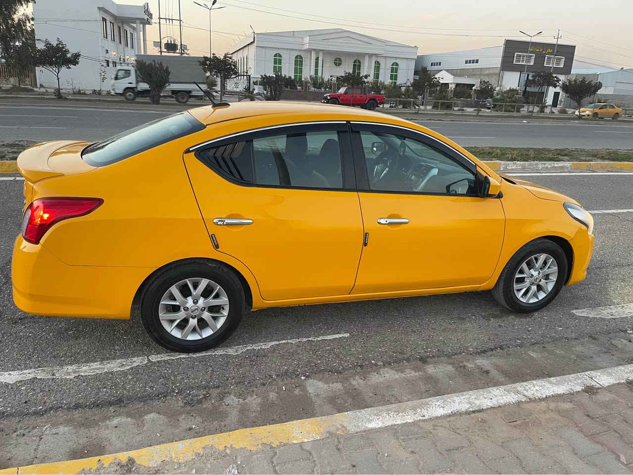 نيسان فيرسا موديل 2019 رقم كركوك بسمي قطع متضرر جامرلغ خلفي سائق مع شبر باب مع جامرلغ أمامي مع تبديل بوند 
***********

موجود دفتر بنزين نقابة مصفر
