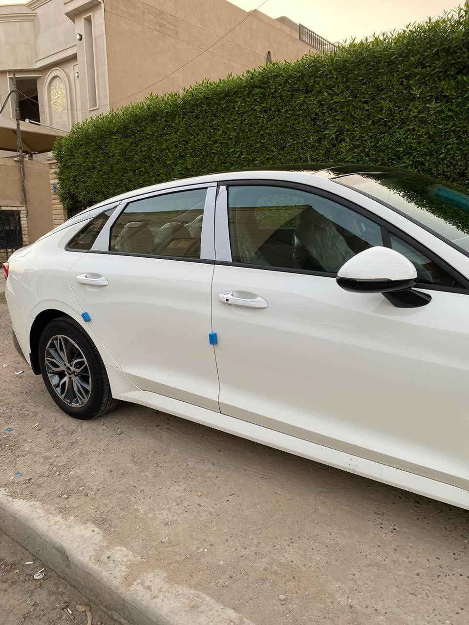 K5 2023
خليجي 
محرك 2000 دوش
رقم اربيل 
فول مواصفات 
كاميرا خلفية 360 درجة
بانوراما
تبريد قطعتين 
نقطة عمياء
تشغيل عن بعد 
حساس امامي وخلفي
رادارات جانبية
توقف ذاتي 
بيها بارد بخشم البنيد كما موضح بالصور 
ومقدار شبر واحد اسفل يدة باب السائق 
عداد المسافة 75000
للاتصال واتساب  
***********
***********  
السعر 220 وبيها مجال قليل
