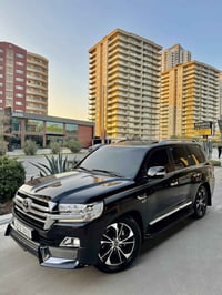 لاندكروز VXS • ٢٠٢٠ • ماشيه ٥٣٠٠٠ كم