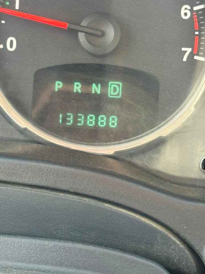 السلام عليكم جيب لبرتي خليجي 2012 ماشيه 135 اربيل سنويه وهزه جديدة باسمي سياره جاهزه ونظيفه غرفه جديده ومدومشمه تغليف  مال جناي تبريد ثلج ادامه كامله منظومه الوقود والفلاتر والنوزلات والبلكات كلها جدد لايتات عالي ناصي زينون حته الكشافات ترايها للبصره سنوارها موجود صبغ البنيد  فقط
لا ايرباك ولا شي عارضها 117$ وبيها مجال بسيط للشراي 
او مراوس بسياره ناصيه  
يحتاجلها صبغ دعاميه اماميه فقط شويه وقت ماعندي جان صبغتها مكانها بغداد العامريه    ***********
