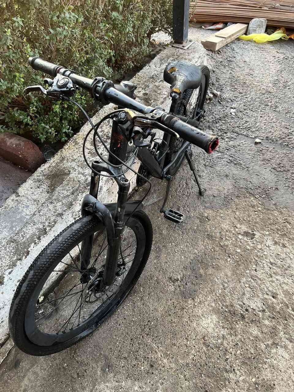 بايسكل للبيع  على حطته السعر 35 وبيه مجال الرقم ***********
