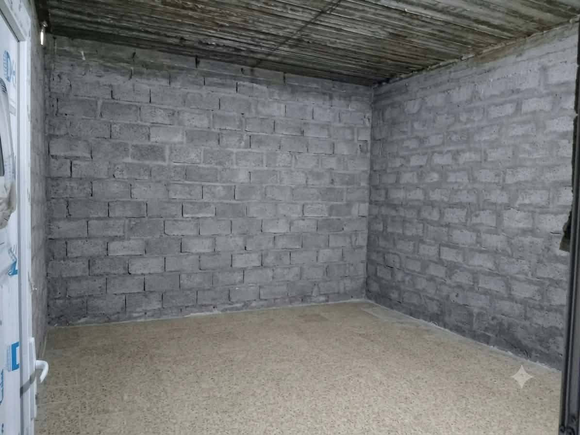 يعلن مكتب ابو سيف للعقار
هيكل للبيع المساحه 120 متر سند طابو شرط التحويل 

في حي انتصار شارع 30 يتكون الدار من غرفه والاستقبال 

مشتملات 

مشتغلين كهربائيات مجاري ابواب وشبابيك 

يعوز بس لبخ  للاستفسار على الارقام التاليه 

***********

***********
