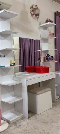 ميز تواليت • صنع يدوي • نظيف