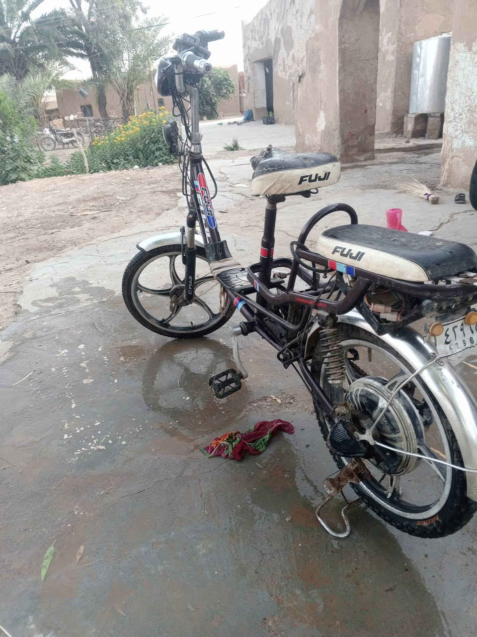 ماطورات شحن للبيع حجم 20 شغالات شرط بس باتريهن هابط اثنينهن ابسعر 300 او بيها مجال مكان ارياض اتصل ***********
