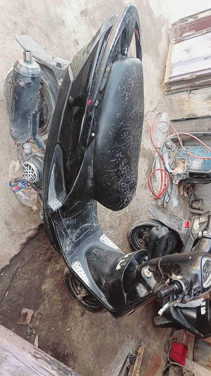 السلام عليكم ماكس عدله للبيع دراجه نضيفه او خير من الله مكان الامين الثانيه 
رقم الموبايل ***********
