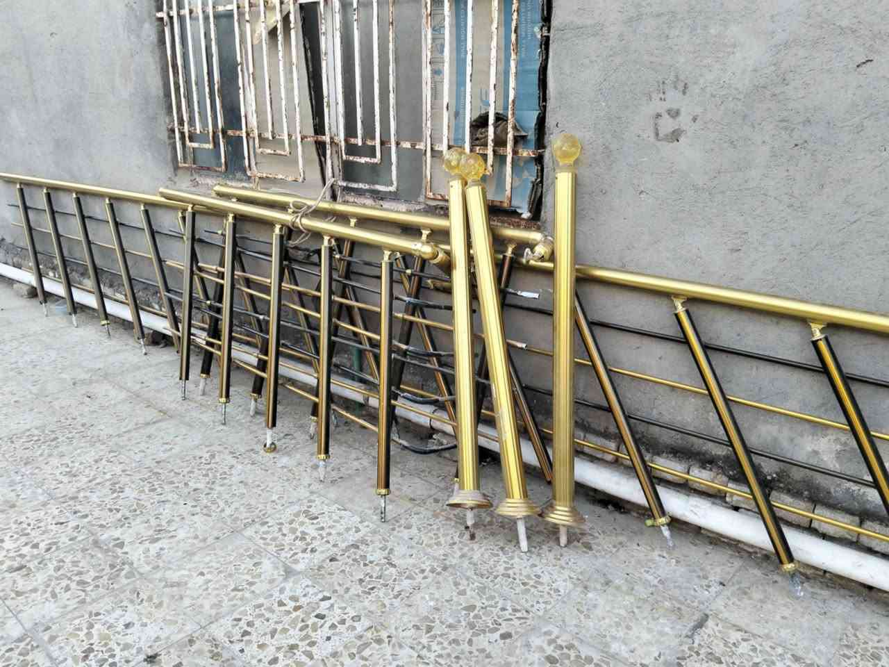 محجر عشر متار ***********
