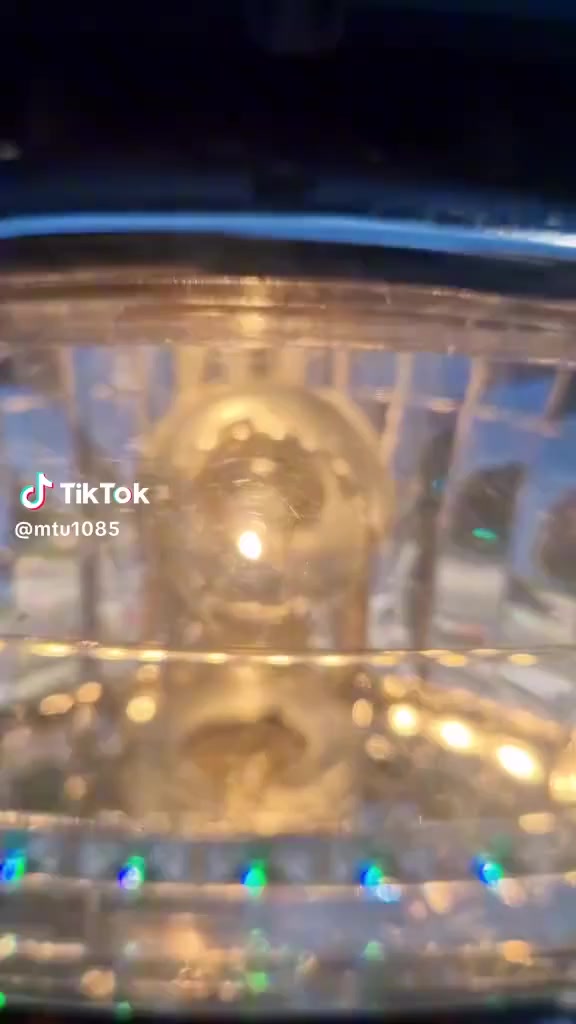 سلام عليكم عندي دراجة للبيع دراجه كامله مكمله موديل جديد 26اوراق صكنر  مكاني كربلاءحي العباس السفسار تصل هذه الرقم *********** السعر خاص بيعه مستعجله تصل وبيك خار وتدلل
