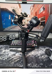 سوني FX30 • عدسة ٢٤-٧٠ • رونين ٤ برو