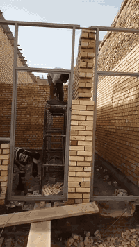 السلام عليكم كاد البناء مصري معلم ابو عمار شغل درجه اولى سعر مناسب للجميع رقمب***********
