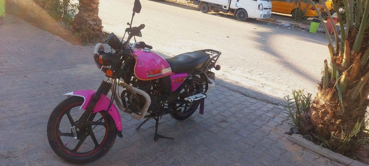 السلام عليكم دراجه دايون نفخ موديل 2019 نضيفه كلش وانضف من صور بعد تجي وتشوف كهربائيّة كلها شغاله خير  من الدراجه مكينه نضيفه برغي مامفتوح  بيها اوراق اصوليه كاتبك يم وكيلها  سعر مليون وبيها مجال قليل 
 ***********
