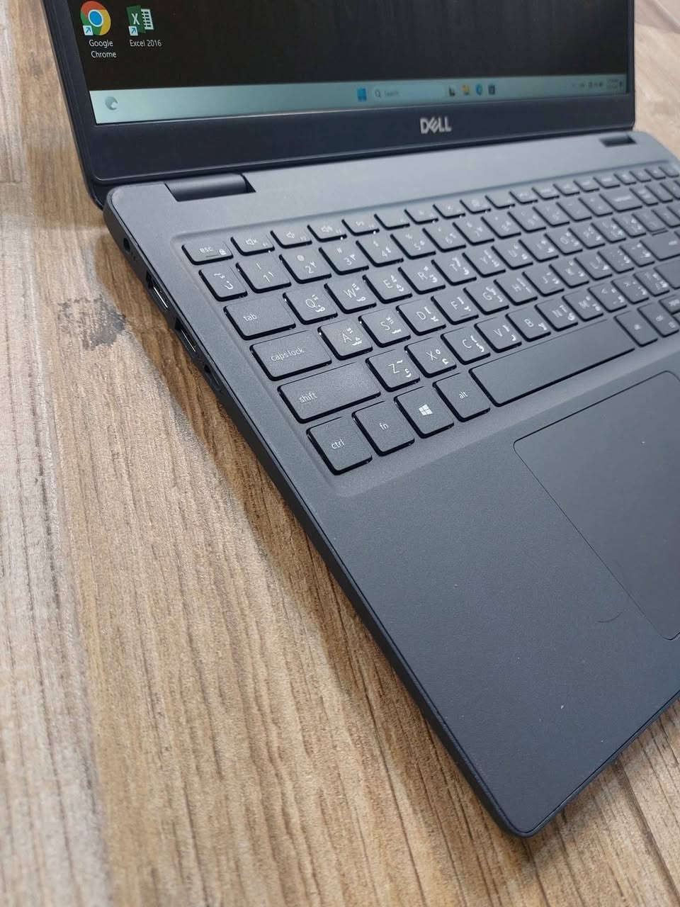 DELL 3510  Ci5جيل عاشر سلم حجم شاشة كبير 15.6 
. 
 السعر ثابت  310 الف مع التوصيل
. 
 مناسب للدراسة والبرامج المكتبية والطباعة والتصفح  نظافة عاليه جدا
النظافة شرط اخو الجديد تفحص بيدك واجيك 
……………………
 المعالج Core i5-10th 
 ذاكرة الوصول العشوائي (الرام) 8GB 
 التخزين( الهارد) SSD 256GB 
 مقاس شاشة 15.6 عاليه  FHD
 منفذ HDMI & TYPE C 
 كيبورد  عربي انكليزي
…………………………………


**إذا كنت صاحب هذا الإعلان وتريد حذفه لأي سبب، رجاءا أرسل رسالة إلى الدعم الفني**