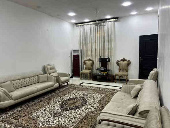 ياالله 
السلام عليكم دار للبيع طابو زراعي سند 25 تحويل مباشر المساحه 550 متر حديقه مكان الدار بابل الجزائر قبل بانزين خانه مرجان خلف سكه القطار خامس بيت قريب علي شارع العام بناء درجه اولي سنه البناء 2022
كراج سياره +حديقه وستقبال كبير  ومجمع صحيات ومغسله مدخل الاستقبال هول كبير غرفه نوم سويت كامل وغرفه ثانيه بدون سويت حمام داخلي حديقه داخل البيت مطبخ كبير بيتونه كبيره ومنور داخل البيت 
وحديقه بصف البيت مساحته مساحته 207 متر تكدر تبني بيت اما تعوفه حديقه 
الاتصال ***********
