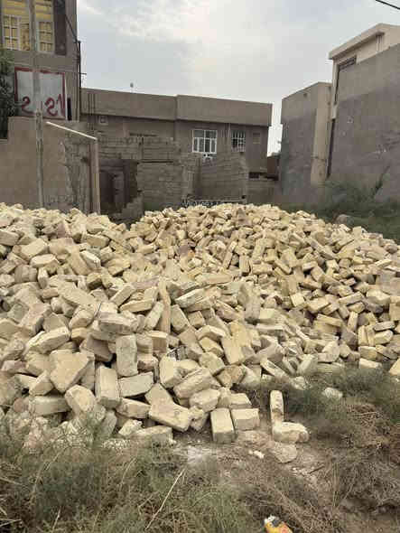 سلام عليكم ورحمة الله وبركاته 
يتواجد طابوق اصفر مستعمل للبيع الكميه 3 دبل نضيف والسعر مليون للاستفسار الاتصال على الرقم ***********
