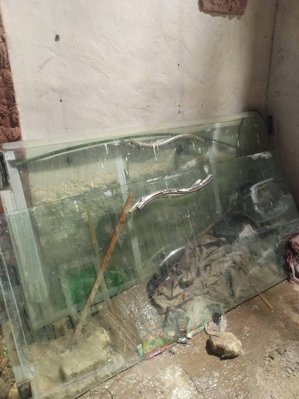 السلام عليكم عندي ٣ جامات البيع قيم وخذ بل يرضه بي الله مكاني ديوانيه مركز عل فحص كلب وخذهن حلوات
وهاذه رقمي.***********
