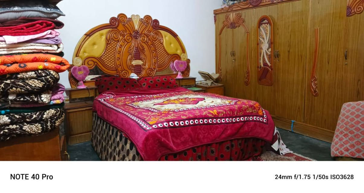 قطعه 200 مبنيه مشتمل مربع متكون من غرفتين ومطبخ وحمام  والباقي حديقه العنوان ابو غريب الحصوه منطقه الستالاف قرب مدرسه ابهى للاتصال 
***********
*********** السعر 85 وبيه مجال قليل
