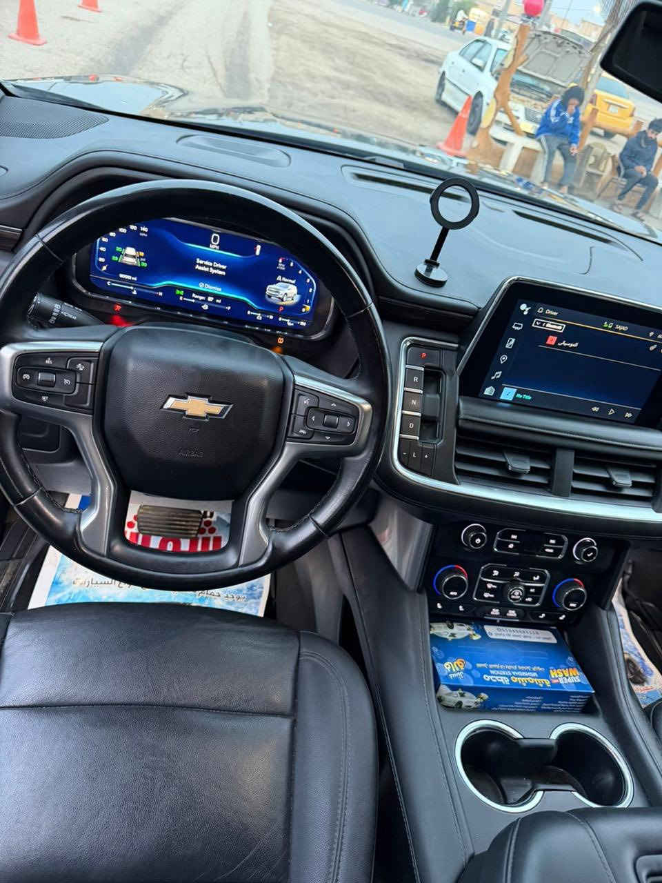 السلام عليكم من رخصة الادمن 
تاهو LT  نص فول وارد امريكي موديل 2023 مرقمه وكامله رقم بغداد  للبيع 
‏ وارد امريكي حادثه مثل مموضح بالصور صفحة اليمين مصلح او مصبوغه صفحة اليمين بارد بالجاملغ الخلفي الايسر   
ماشية 48000
‏ فول مواصفات 
‏8سلندر محرك ( 5300 )
تو ويل
‏كراسي جلد اصلي
‏كراسي اثنين كهرباء
‏كراسي هزاز(عند اقتراب السيارة من اي شي)
‏كراسي(تدفئه)
‏تبريد خلفي شاشة
‏شحن الهاتف لاسلكياً
‏كروس سرعة
‏نظام AUTO START
‏نظام هندبريك دكمة AUTO HOLD
‏نظام مانع انحدار
‏فول تحكم استيرن(جهتين امامي+جهتين خلفي)
‏استيرن كهرباء
‏استيرن تدفئة
‏شاشة عرض الاعطال
‏صندوك كهرباء(شفط)
‏فتح صندوك تلقائيا عن طريق القدم
‏دبل كير(عادي+اوتوماتيك)
‏ناقل حركة 10 نمر
‏دبل حساس(امامي+خلفي)
‏نظام تحكم بمستوى الضوء الداخلي
‏مانع تزحلق
‏مري شفط
‏شاشة امامية كبيرة اصلية
‏شاشات خلفية اصلية
‏تشغيل عن بعد

السعر 385ورقه 
مكان السياره      البصره كرمه علي  للاستفسار 
‏  
‏رقم الهاتف  ***********
صور الحادث مرفقه ويه الصور
السياره جاهزه من كلشي اي نقص مابيهه ع وضع الشركه
