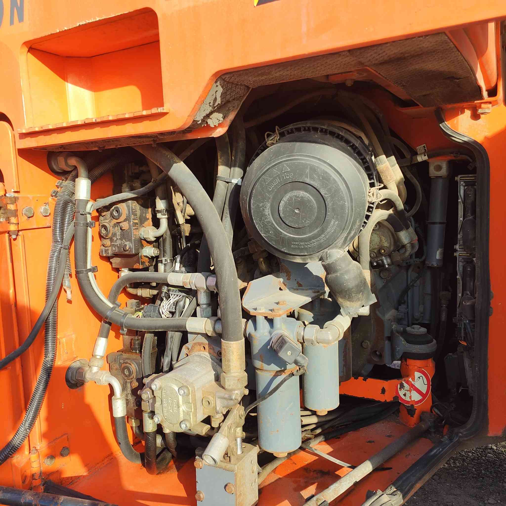 سلام عليكم 
حادله هام دبل ستيل موديل ٢٠٠٩ دخول جديد منفيس بصره مشتغله ٥ الالف ساعه فقط 
الحادله نضيفه جدا مكاني البصره /***********
