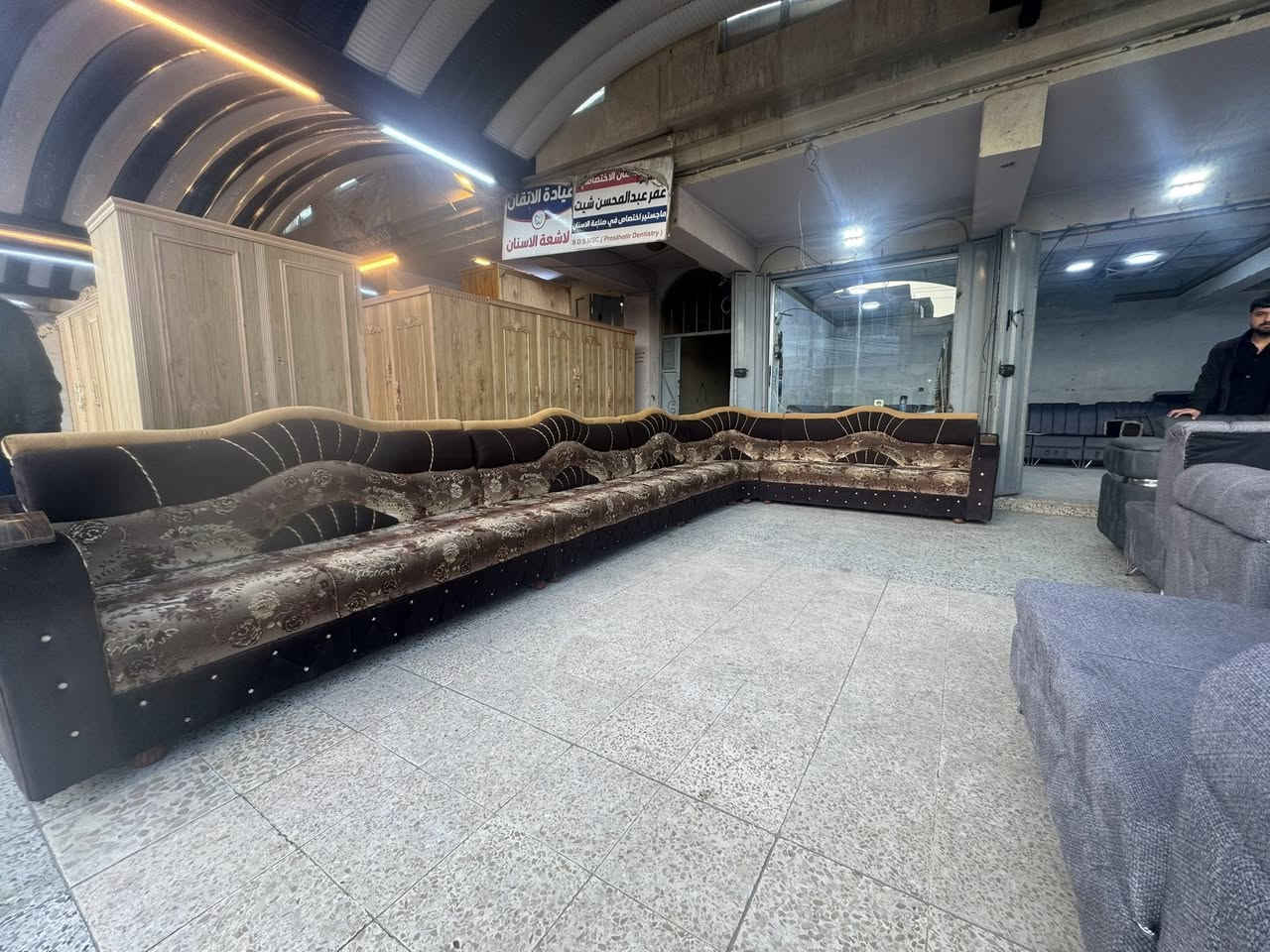 عررررررض ناااااار فقط ٢٥٠ 
ديوان عراقي فصال عشتار مستعمل ٩ أمتار ٥ قطع يرهم ع كل القياسات القماش والإسفنج بحاله جيده والخشب شرط عراقي ثقيل كلووو بلوك واللون كلش حلوووو
مستعدون لشراء كافه الأثاث المستعمل ومعارضه المستعمل بالجديد 
معرض المثالي القادسيه الثانيه مقابل ملعب الامواج 
***********
