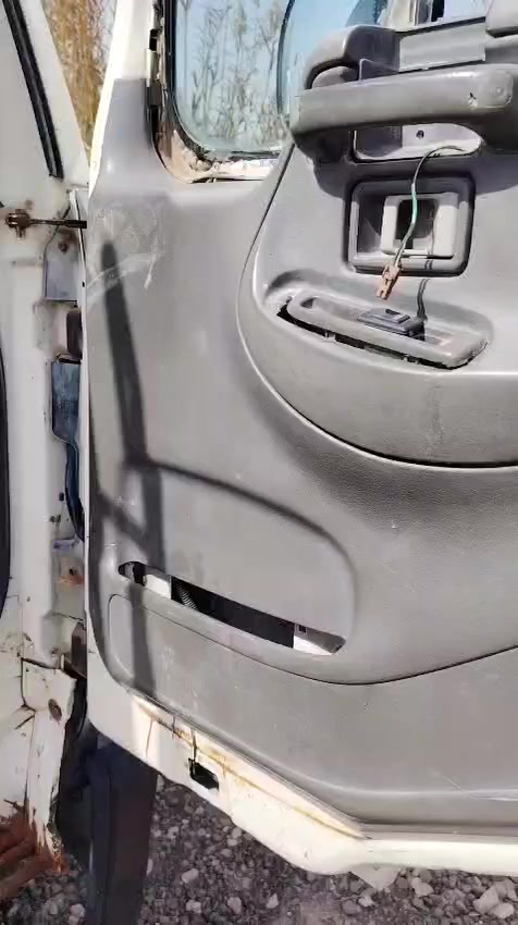 السلام عليكم سياره نيسان 96مكينه 17شرط لاتنقيص لاتبخير تخم تاير رقم انشائيه كير بدي حداديه كفاله الاستفسار ع الارقم واتساب 
***********
***********
