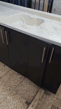 من رخصه الأدمن كاونتر mDfمتر اونص سنك مرمر نظيف اخو الجديد شرط النظافة سعره ٢٥٠الف الشراي يتصل *********** ***********
