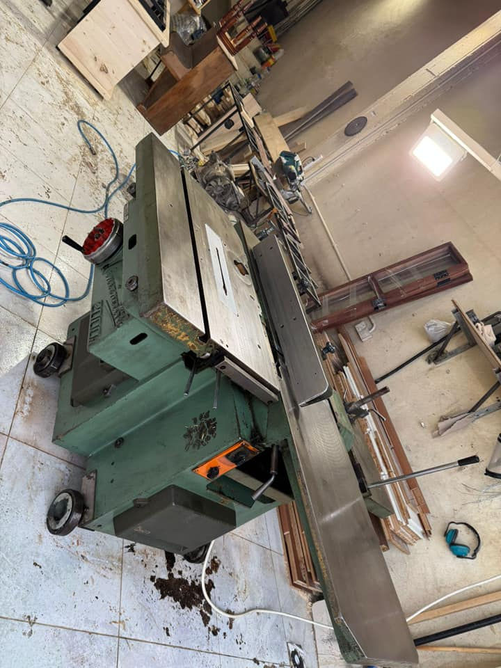 مجموعتين نجاري اطالي ٢٠٠٠/ ٥ عمليات 
نظافتهن ٩٥ بل ١٠٠ 
كل شي على وظع شريكة ، 
كل غراضات موجدة
مكاني السليمانية
***********
