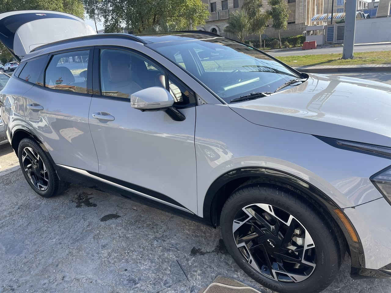 ماكو هيج سعر هيج مواصفات
كيا سبورتج (برستيج) 2023
الون اسمنتي داخل احمر 
وارد امريكي كلين بدون قطرة صبغ بدون ايرباك بدون بارد بدون طخت جاكوج ولا اي شي 
مواصفات 
راداد 360
كامرات 360
حساسات 360
كسنات تدفئة وتبريد 
فور ويل 
فتحة بانوراما الاخير تنفتح
كشنات كهرباء سايق وبصف السايق 
صندوك كهرباء 
رقم بغداد 
سيارة نظيفة حلوه ما بيها اي نقص 
حادث السيارة مازده مبدل اصلي مبدل سباك دعاميه نفسها راجعه بدون صبغ بدون ايرباك
السيارة ماشية 65000 قابل زيادة
سيارة سعرها 245 وبيها مجال بسيط حك الجيه
رقم صاحب السيارة ***********
