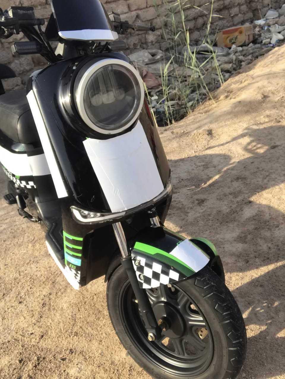 السلامً عليكم 

دراجه للبيع اسمه RT موديل 2024 

دراجه جديده بحاله الوكاله 

اربع نمر سرعه ٩٩ والدراجه سريعه

بيه هورن عالي ستوني شديته 

وبيه  وبلوتوث  

وبيه نضام البارك P وقوف وبيه بك R رجوع اله الخلف 

وكلوباته واشايره كلهن شغلات

البطاريات موديل 2026 خمسه دبل 32 امبير بعدهن جدد 

الدراجه بيه بصمه وكارت وسويجات اثنين 

الدراجه عل فحص جديده 

سعره 525  وبيه مجال قليل 

المكان بصره شط ألعرب تنومه 

الرقم ***********
