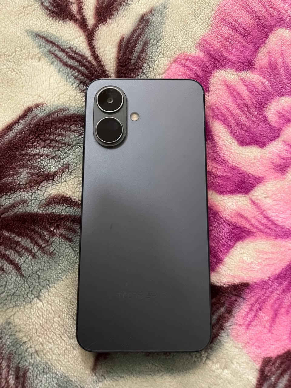 سلام عليكم جهاز تكنو سبارك 2 للبيع ذاكره 128 رام 4+4 كامل ملحقات جديد. قيم واخذ اتصل ***********
