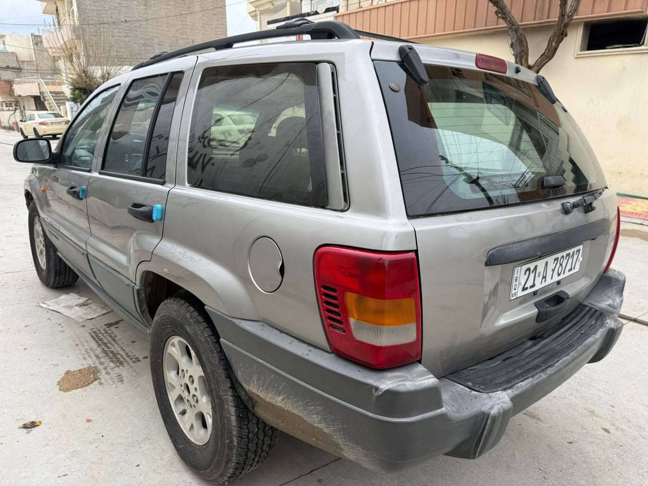 جيب موديل ۲۰۰۱ محرك ٦سلندر بلادي توو  ويل سنوية رقم جديد ۲۰۲۹ بيه ۳ قطع صبغ بدون ضربة بدون دواخل اربع تايرات جديد كهربائيات كله شغالة سعر ٦۲معاملة مكان سليمانية ***********
