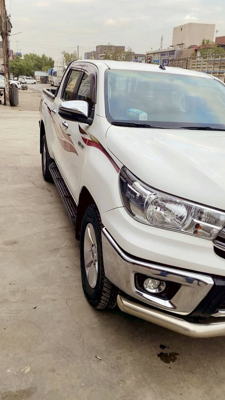 سلام عليكم
لبيع موديل ٢٠٢٠ 
بيها طخه باب صدر باقي مكفول ٤سلندر 
فور وير عاليه سيارة ١٠٥ ماشيه بسم شركة 
كير محرك مكفول سعره ٢٧٧
استفسار على رقم ***********
سيارة موجود بغداد
