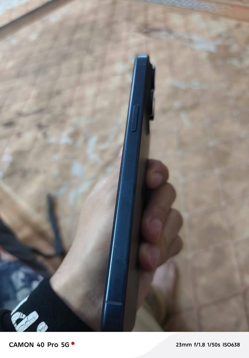 ايفون 15 برو ماكس لون حبر عربي شرق اوسط بطاريه 92 مكاني بغداد نهايه الشعله جهاز فول***********
