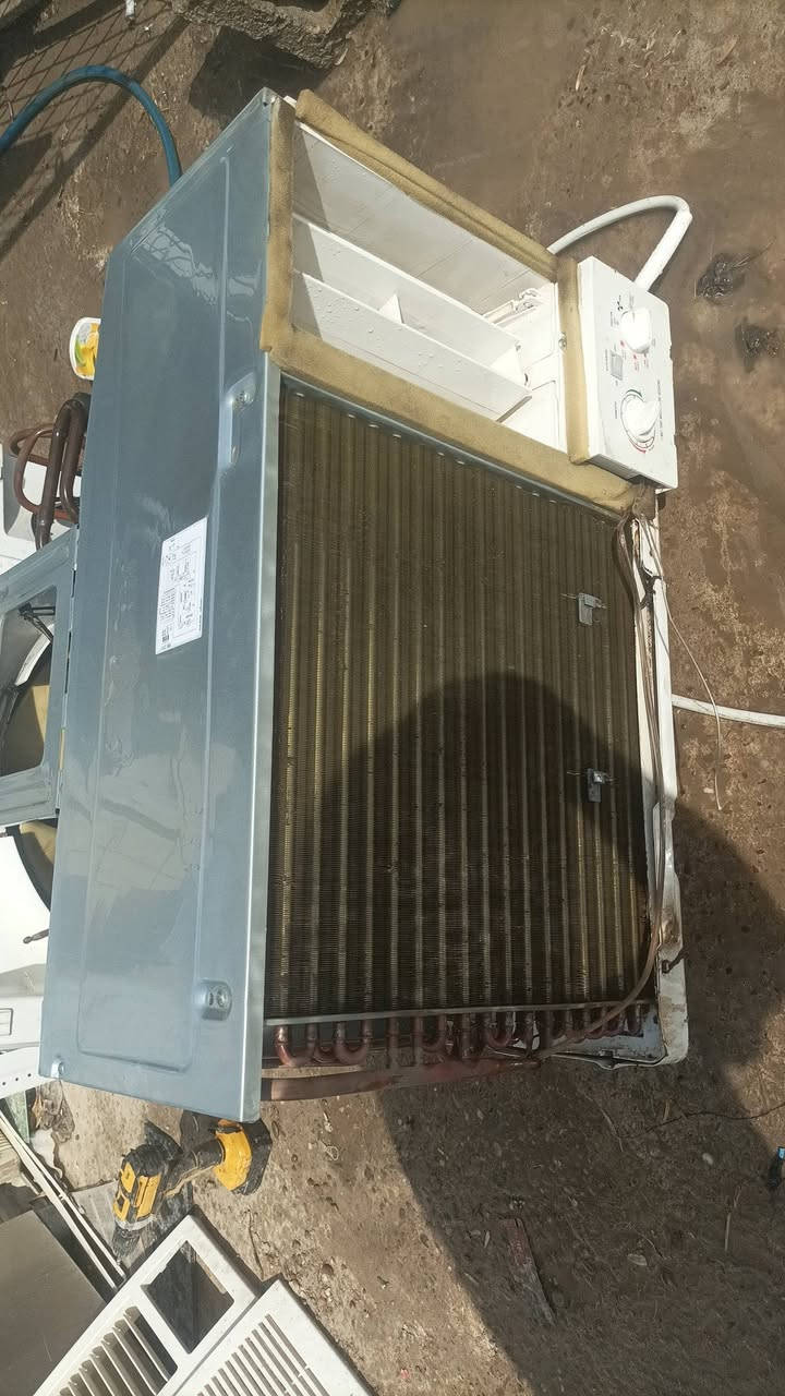 مكيفات وادي طنين حديث تدفئه وتبريد مشتغل 5 اشهر بالصيف والتدفئة مامشغليها خلاص شغال تدفئه وتبريد شرط الفحص t3روتري مخصص للأجواء الاكثر حراره يسحب 7 امبيرات للبيع السعر 300 الواحد ويرهم مراوس بسبلت عاطل أو مكيف عاطل حسب الاتفاق


**إذا كنت صاحب هذا الإعلان وتريد حذفه لأي سبب، رجاءا أرسل رسالة إلى الدعم الفني**