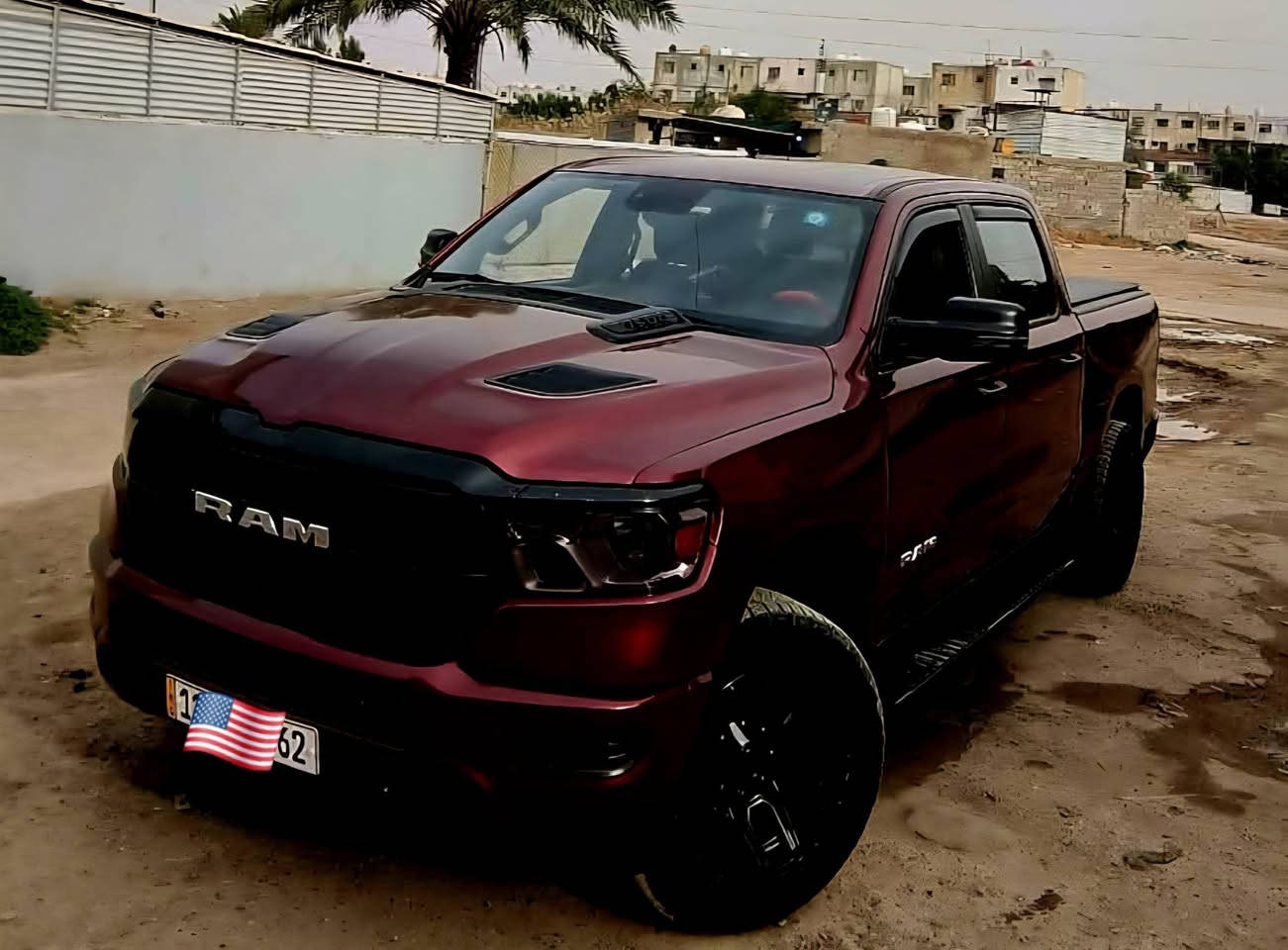 اقره المنشور وشوف صور حادث والتفاصيل كلها يله تدخل تسالني 
لان كلشي كاتب وناشر ..
بيع او مراوس بسياره صالون فقط ...
رام. RAM. بك هورن
موديل. 2023 رقم بغداد باسمي
فول تزويد كفر بدي غطاء بدي ويل كب ميثيود سحب مع سبيسرات 2 انج
ترفيعه 3.5 انج امامي خلفي 
تخم تاير جديد نقشه وسطيه
شاشه جبيره رادارات حساسات 
كامره دواره غرفه جلد نقطه عمياء سياره وضع شركه 
رقم بغداد باسمي 
محرك. V6. 3.600. ايتورك 
بدون تيربو تتقبل بانزين عادي 
فورويل. 4*4
ماشية. 19 الف
مواصفات. بك هورن
باب طويل بدي قصير 
الحادث... 
تبديل بنيد ومحدث TRX 
بدايه القماره تصليح فقط  
بدون دواخل مكفوله شاصي ولغد 
صور السونار والحادث بالمنشور وابيع ع الفحص وترايك زاخو بصره 
السعر اكتب رقم 1 يجيك ع الخاص وبالخدمه او التواصل ع رقم واتساب وربي يرزق الجميع
العنوان بغداد دوره  
***********
