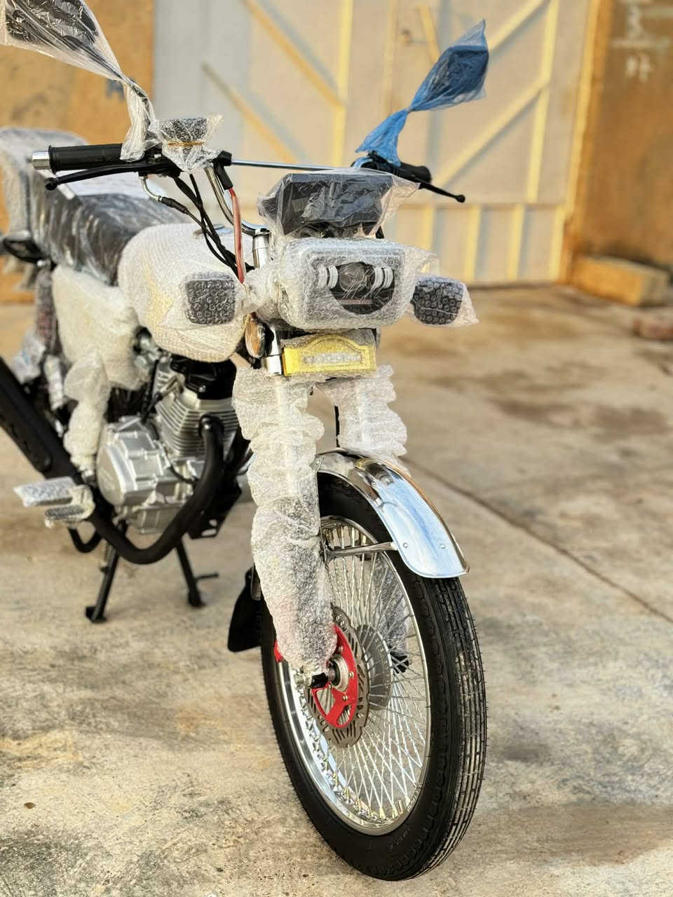 شباب دراجه سونلينك صفر 4كير صار اقل شهر نزلته صفر موديل2026دراجه فووول لوووك بعدها شركه منفيس موجود لايتات لد فول اضائه اشاير رباعي كهربائيات فووول شاشه ايباد دراجه اخر حبايه بعدها وضع شركه سعرها 800وبيها مجال كلللش بصيط مكاني كركوك شراي تعال خاص وتدلل ***********اذا مو شراي لا تكسر بلحلال لان بعدها لوووك شركه او مراوس حسب القناعه
