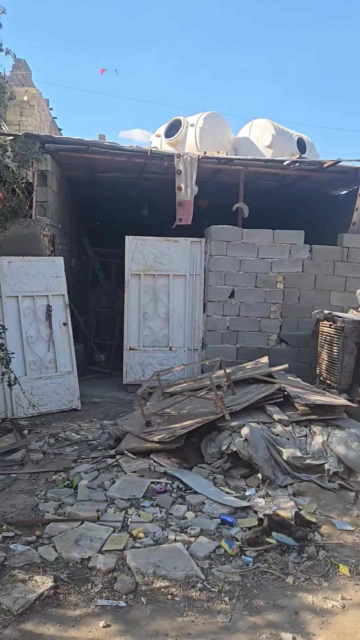 يا الله . عرض رقم 3 ..
قطعة ارض للبيع المساحة 200 م 
الواجهة ١٢م والنزال ١٧م مسيجة 
الموقع / سبع قصور شارع المشروع الي يطلع للحميديه 
قرب شارع عشرين وتدللون 
للأستفسار // ***********
السعر مناسب جدا
