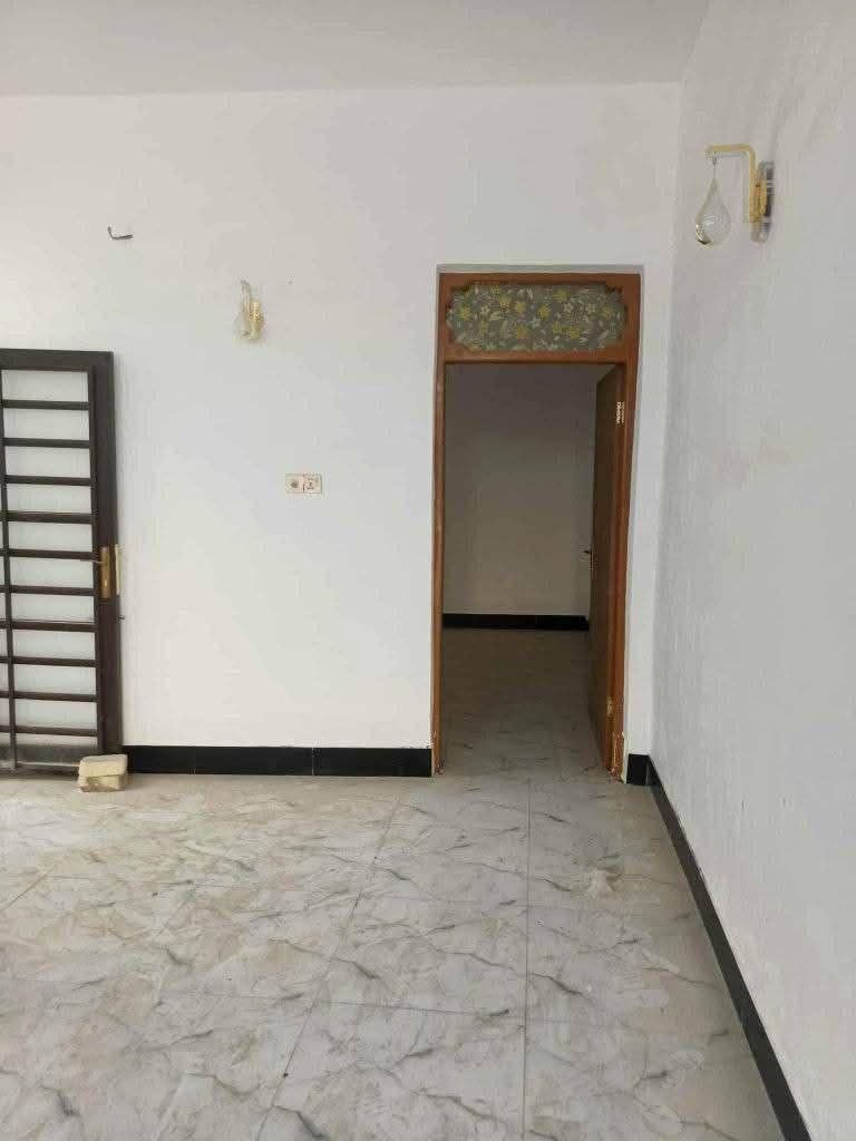 بيت  50 متر (كامل مفتاح ) 

#بيت_طابو_زراعي_سند25

بناء حديث. سعر 18 وبيه  مجال

غير مسكون

بناء ممتاز جدا 

 عنوان لبيت النجف 

#مقابل_قرية_الغدير_مباشر 
عمود 276 

يحتوي لبيت على+ غرفه نوم1+صاله +مطبخ +صحيات بلداخل +وصحيات بلخارج 

يوجد فيديو كامل للبيت
  أتصال // *********** ‏
واتساب // ***********
