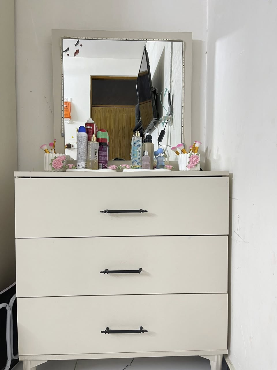 ميز مرايه تركي للبيع سعر ١٠٠الف مكاني الشعب شراي يتفضل خاص جديد اي ضرر مبي


**إذا كنت صاحب هذا الإعلان وتريد حذفه لأي سبب، رجاءا أرسل رسالة إلى الدعم الفني**