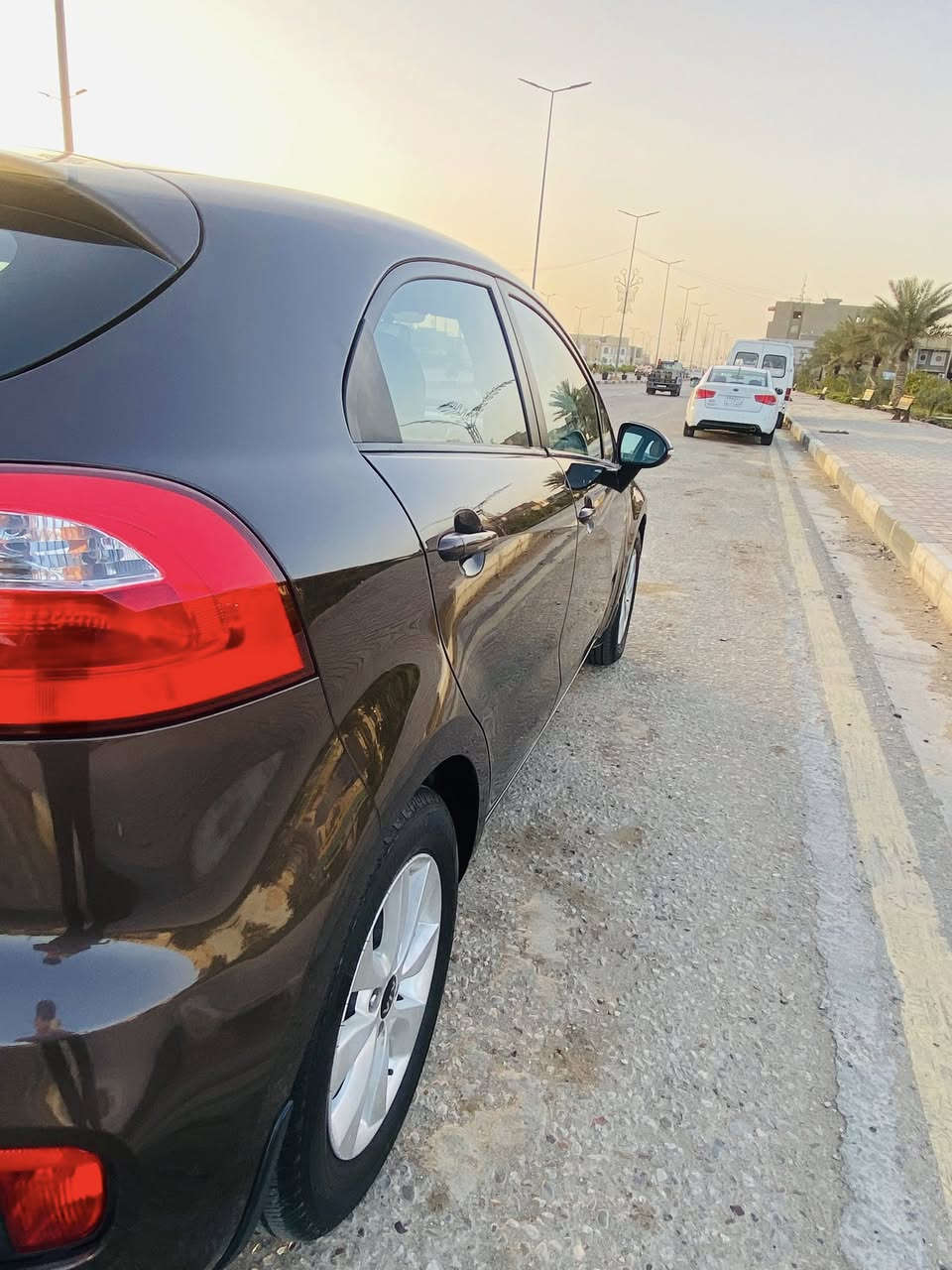 سلام عليكم كيا ريو موديل 2016 وراد خليجي السياره كلين بدون اي كلام صبغ وحادث فقط بارد بل جاملغ الامامي مري شفط اشاير بل مري تحكم ستيرن 1600 دوش رقم بغداد دولي بأسمي هزه جديده 5 ويل كب ماشيه 52 (***********)واتساب (بغداد)السعر 97
