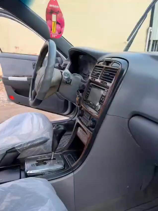 كيه اوبتما موديل/2004 وارد خليجي بدون حادث مكينة وكير بلادي /4 سلندر حدادية جديدة تخم 
تاير صبغ عام الي الجمالية 
جاهز من كلشي كدامك وحكوم عنوان سيارة في بابل 
السعر خاص
***********
