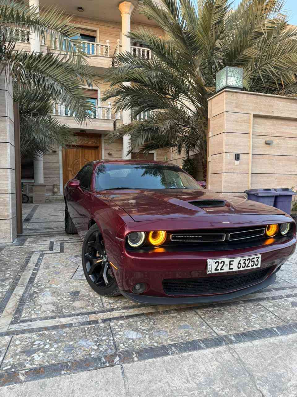 سلام عليكم للبيع جالنجر موديل ١٩ لون مميز GT  سياره جاهزه من كل النواحي كير مكينه صدر تبريد تدفئه بيه ضرر من امريكه جاملغ وباب صبغ وبيه بلعراق جاملغ خلفي صبغ وبنيد محدث سياره شاشه جبيره حساسات كشنات حضن شفتات بلستيرن وباقي مواصفات بيه ملاحضه بسيطه ماشيه ٨٧ الف 
مكان بغداد شارع فلسطين 
سعر ١٤٩ قفل 
***********
