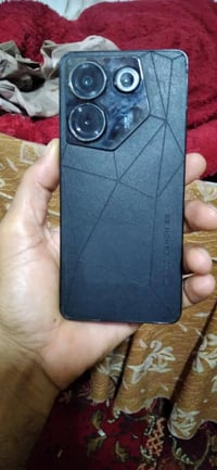 تكنو كامون 20 برو بوبجي 90 فريم شرط بدون اي عيب  السعر 170 الف 0782914...