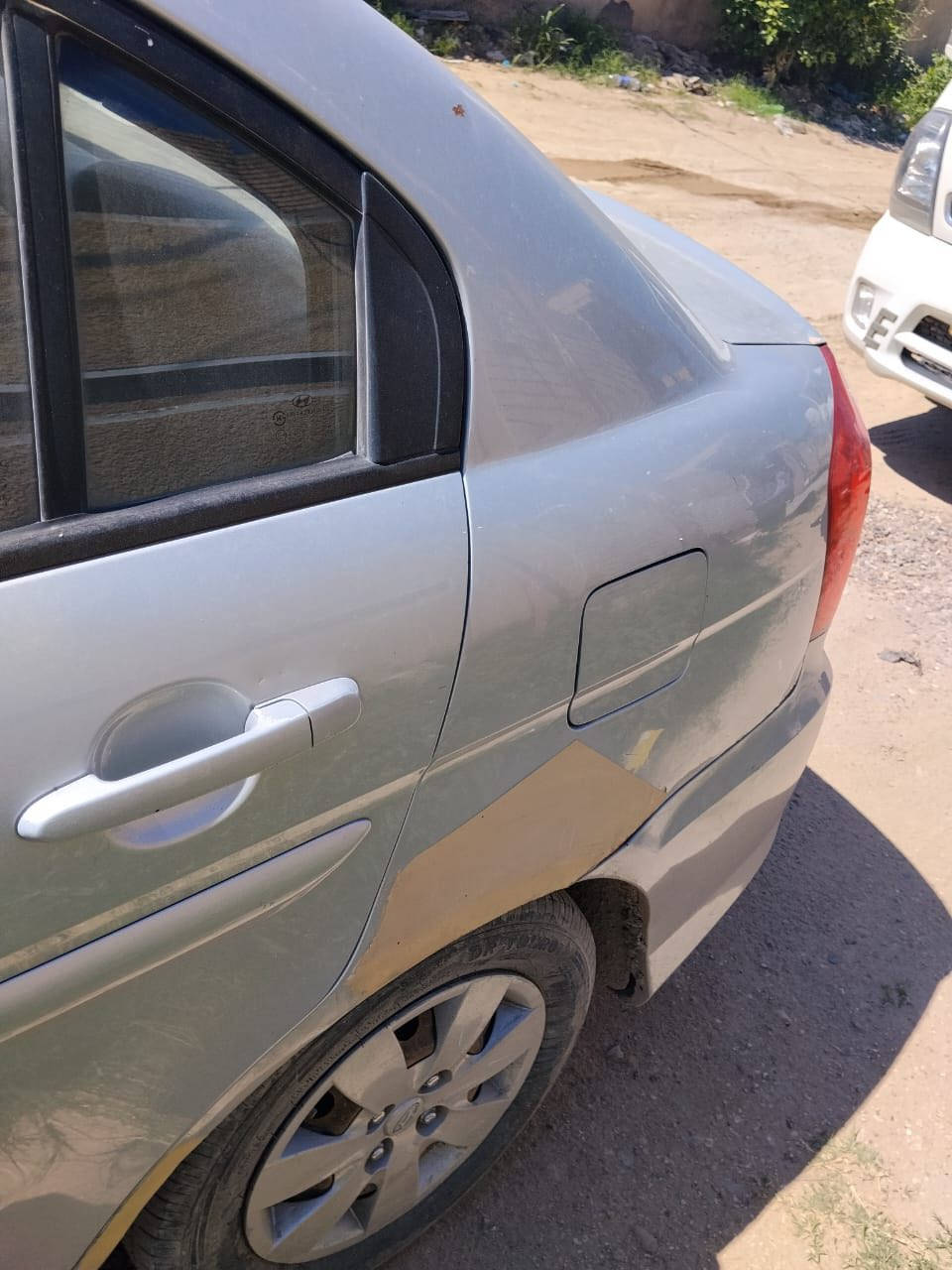 للبيع سيارة اكسنت شكل رياضي موديل 2010
💠الاسم : Hyundai Accent New
💠الموديل: 2010  /  أستيراد: خليجي 
💠حجم المحرك: 1600 دوش 
💠رقم انبار دولي جديد 
✅سنوية لسنة 27 باسمي تحويل مباشر ثاني يوم 
✅سيارة جاهزة من كل نواحي فضل الله
تبريد ثلج 🥶🥶
تحكمات بالستيرن 
حاكية
بلوتوث
نظام eco اقتصادي
تخم تايرات جديدة 
ترايك من البصرة للفاو 

♦️ملاحضة: بيها ضربة بالجاملغ الخلفية بسيط ما مصلح 

💲السعر : 85وبيها مجال)
🗺️المكان : متواجدة في بغداد ( المحمودية)
☎️الاتصال او الاستفسار 
***********
