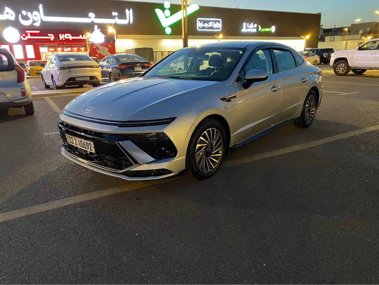 Sonata hybrid 2025
السلام عليكم 
سوناتا هايبرد ٢٠٢٥ 
مواصفات Sel
مكينة ٢٠٠٠ دوش
ماشية ٣٥ الف ميل 
صبغ قطعتين جاملغ و بنيد 
السيارة مرقمة بغداد و جاهزة 
المكان بغداد / حي الجامعة
للاستفسار 
*********** بغداد, العراق
