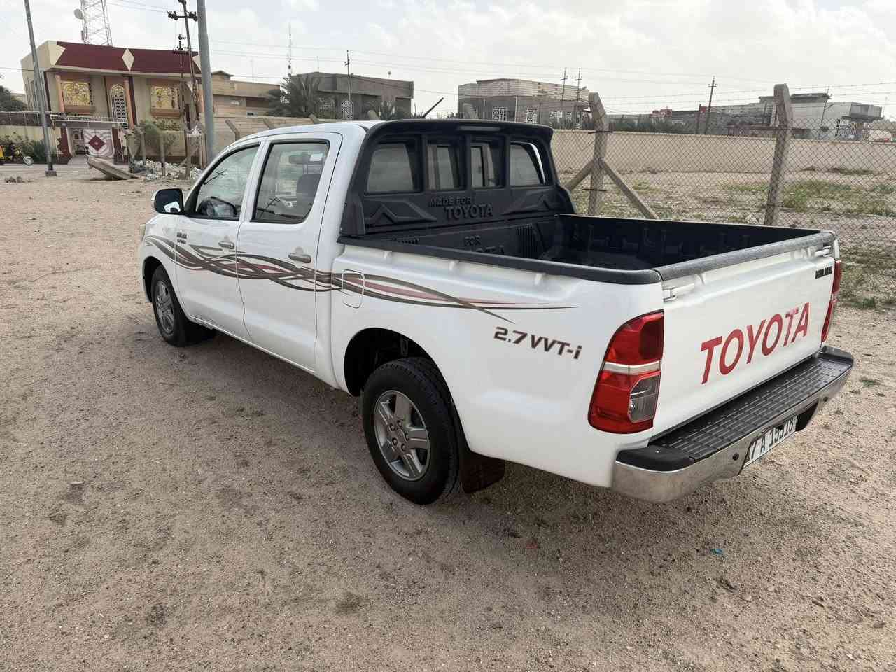 السلام عليكم بيكم هايلوكس اوتماتيك 2015 بيه بارد قليل سياره نضيفه تخم تاير جديد حداديه جديده رقم نكليزي سنويه صار شهرين من مجدده بسمي سعر 215 ***********
