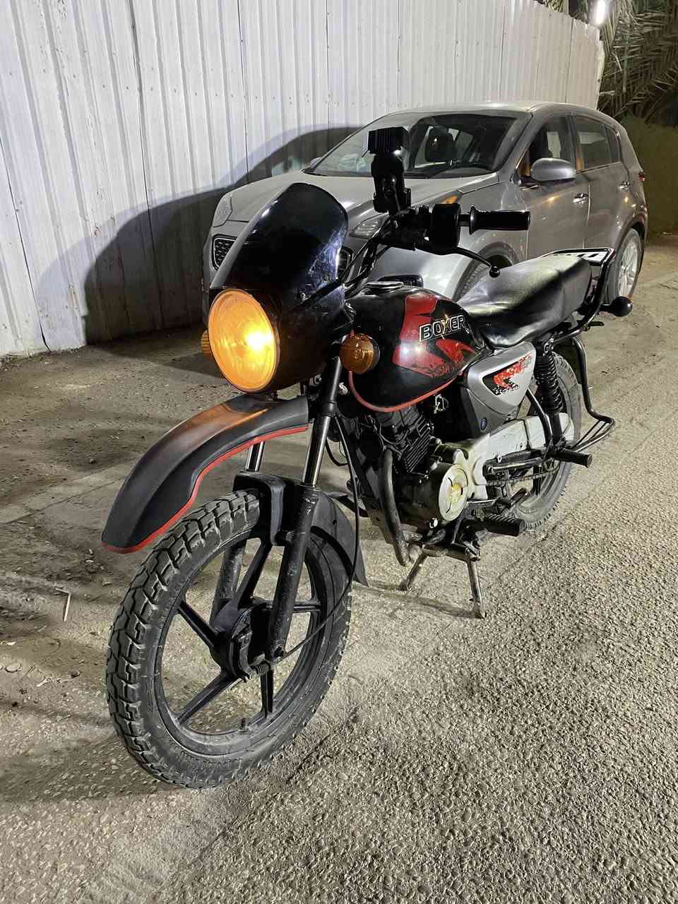 بوكسر موديل 18 أوراق كامله لانضوح لاتبخير لاتنقيص 
دراجة نضيفه بمعنى الكلمة كهربائيات كله شغاله
شلعه و معدل تشك الكاع نشافه كدامك 
دراجه صح موديل 18 بس 23متلحكها 
كلجات شركه دهن وفلتر وفلتر شوته بنزات بريك عل طخه امامي خلفي باتري جديد صفاحيات 
دراجه مامتعوبه مكينه خرسه ومعتني بيها 
بوجهك للشغل ماتذب ربع اني خالها على كد 
طلعه شوكت متجيها نكره السعر 900مكاني بغداد الدوره شارع ستين رقمي ***********والي يشتغل بيها بشهر يطلع فلوسها ودراجه عمر وبالعافيه عل ياخذها
